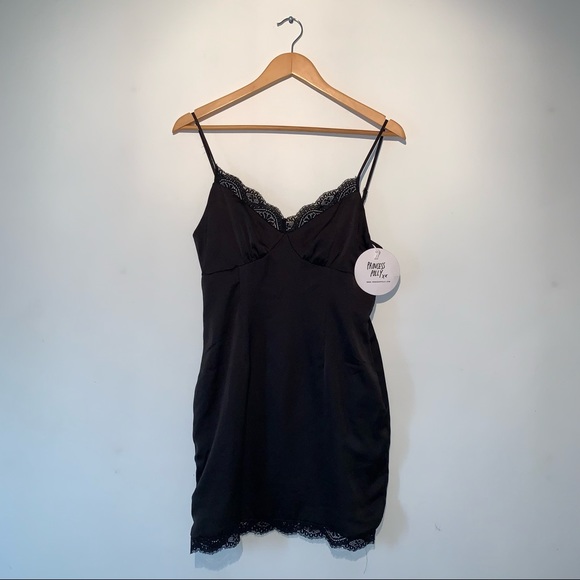 Princess Polly Dresses & Skirts - Princess Polly Mini Lace Dress (Maple Mae Mini Dress Black)